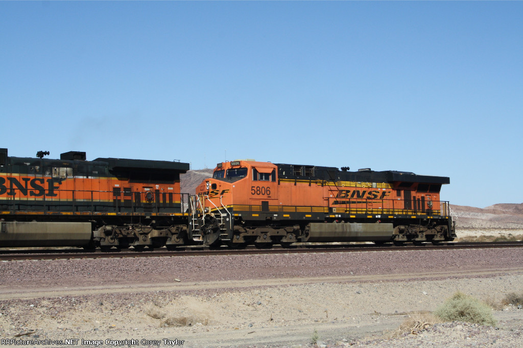 BNSF 5806